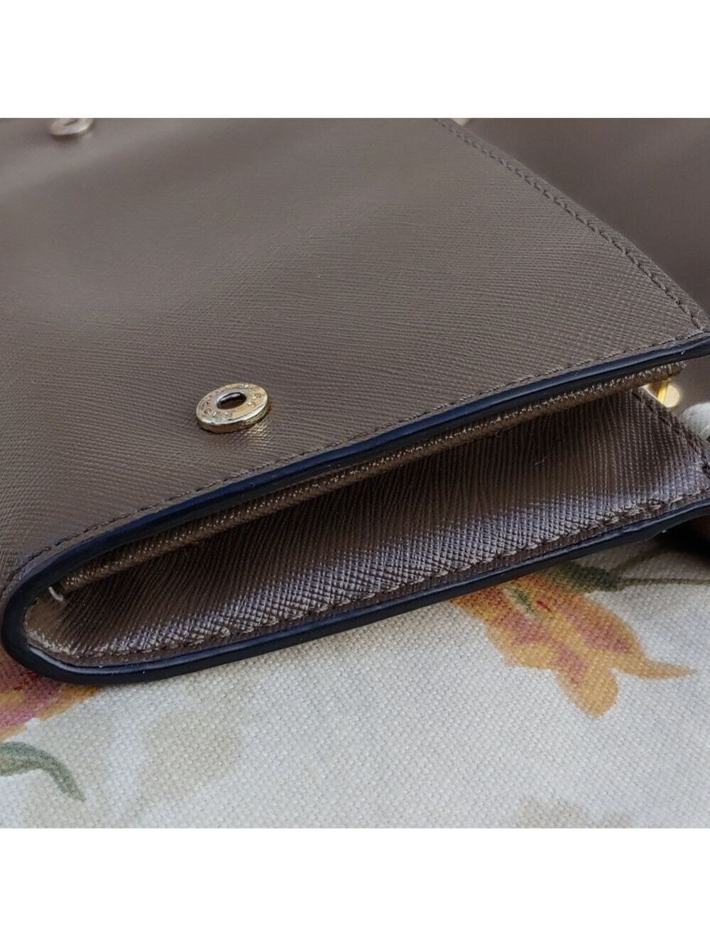 Marc Jacobs Tan and Brown Saffiano Leather Fold Clutch Wallet - Picture 8 of 17